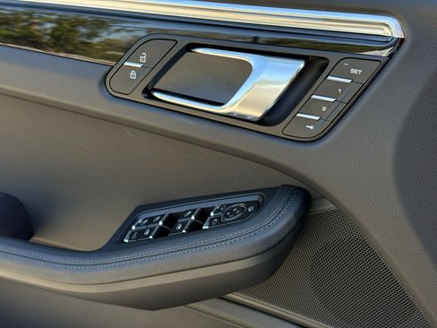 Certified 2026 Porsche Macan image 27