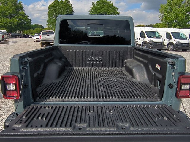 New 2026 Jeep Gladiator Rubicon w/ Steel Power Dome Hood Package AWD/4WD image 29