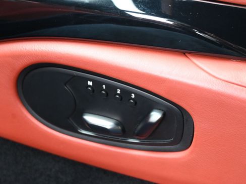 Used 2021 Aston Martin V8 Vantage Coupe image 26