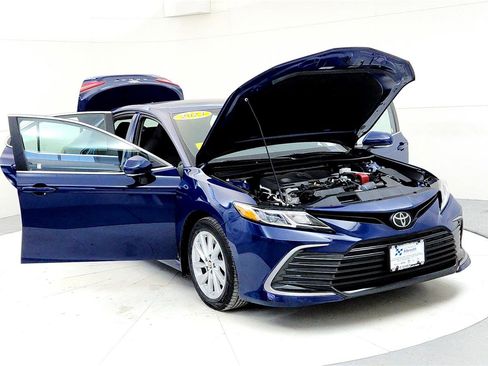 Certified 2023 Toyota Camry LE image 9