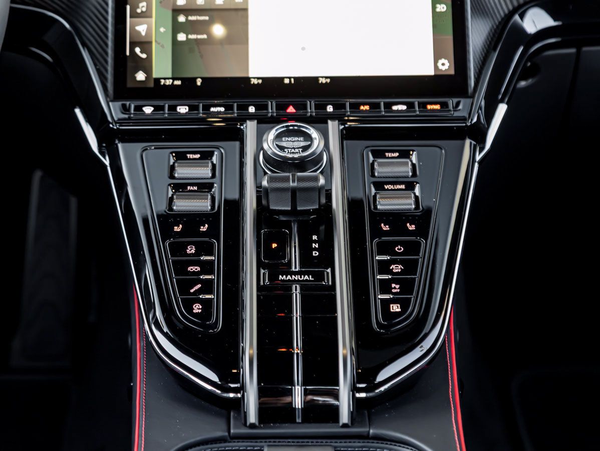 Used 2026 Aston Martin V8 Vantage S RWD image 21