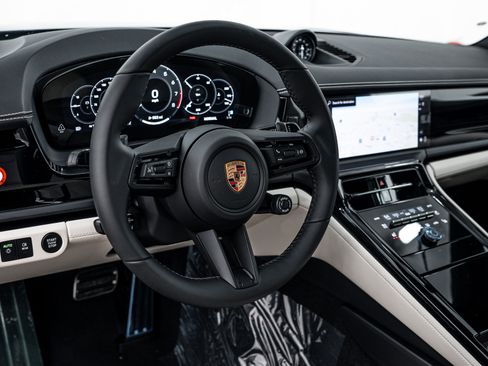 New 2026 Porsche Panamera 4 image 16
