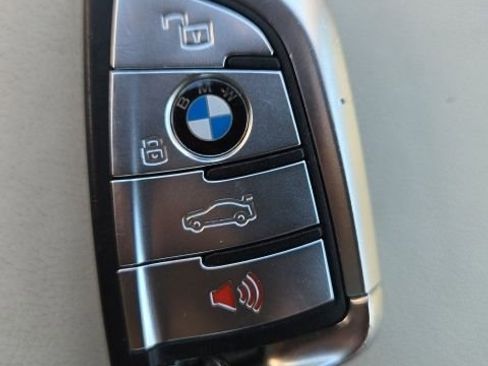 Used 2023 BMW M850i xDrive Convertible AWD/4WD image 39