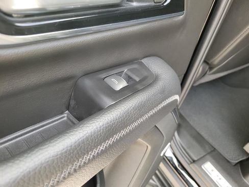 Used 2025 GMC Yukon Denali AWD/4WD image 17