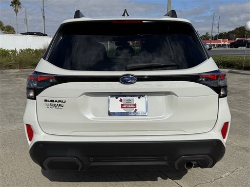 Certified 2025 Subaru Forester Limited image 5