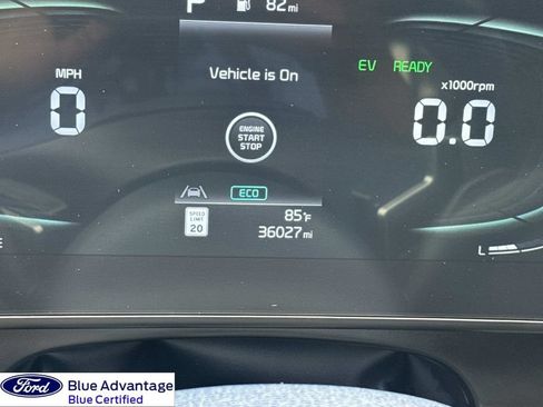 Used 2024 Kia Sportage EX AWD/4WD image 2