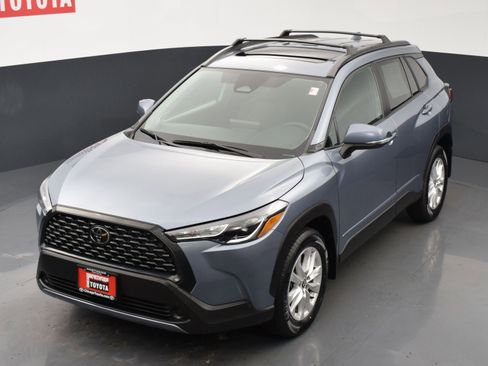 Used 2023 Toyota Corolla Cross LE w/ Moonroof Package AWD/4WD image 25