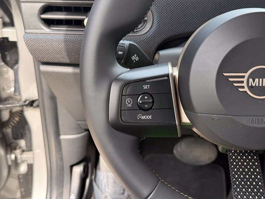 Used 2025 MINI Cooper S FWD image 17