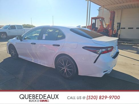 Used 2022 Toyota Camry SE image 6