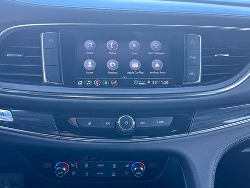 Used 2024 Buick Enclave Premium image 27