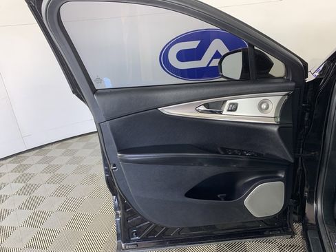 Used 2020 Lincoln Nautilus Reserve w/ Equipment Group 202A image 14