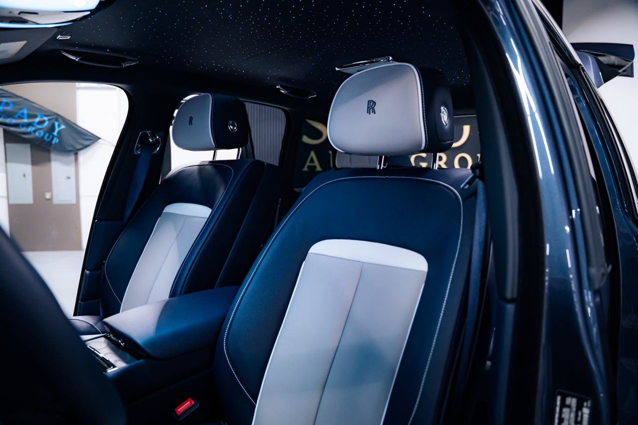 Used 2025 Rolls-Royce Cullinan w/ Dynamic Package AWD/4WD image 29