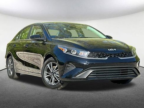Used 2024 Kia Forte LXS FWD image 2