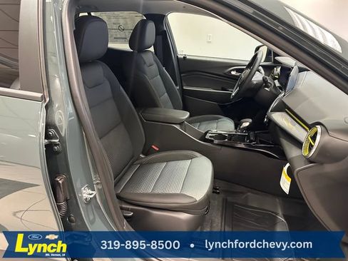 New 2026 Chevrolet Trax LT w/ Sunroof Package FWD image 6
