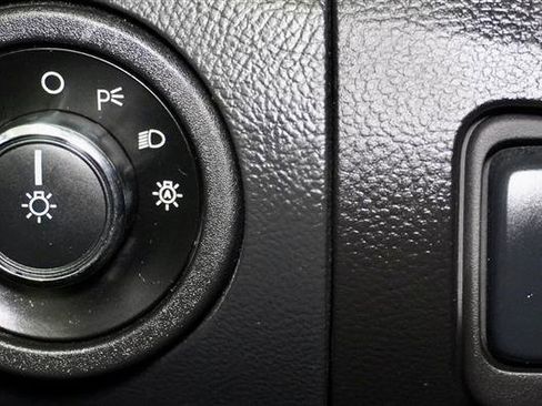 Used 2015 Ford Taurus Limited image 32