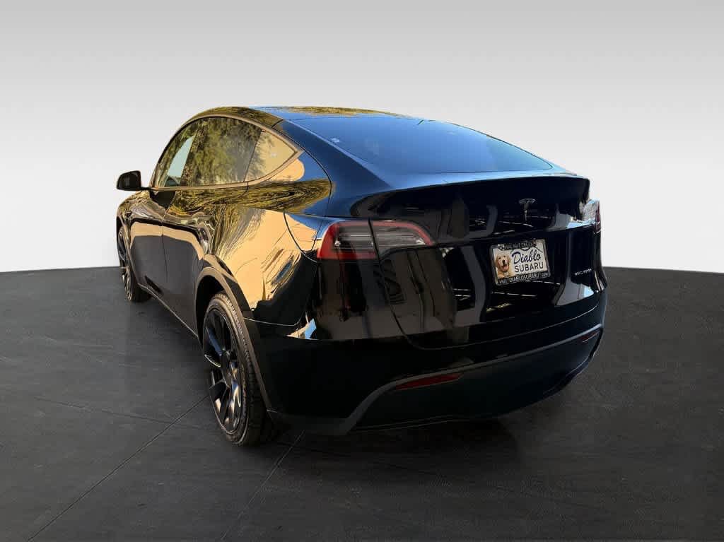 Used 2023 Tesla Model Y AWD image 4