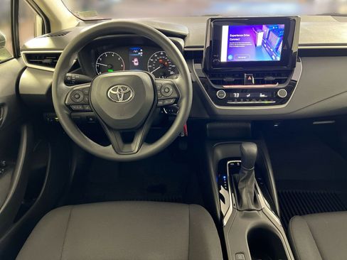 Used 2025 Toyota Corolla LE image 23