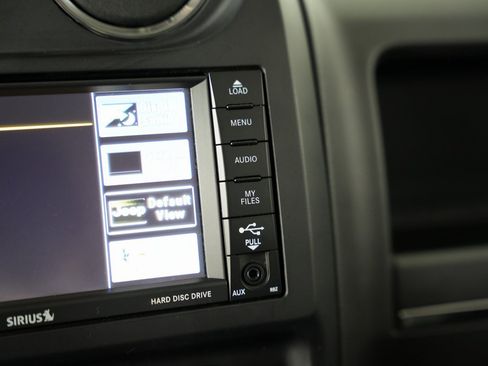 Used 2016 Jeep Patriot High Altitude image 21