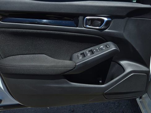 Used 2025 Honda Civic Sport image 11