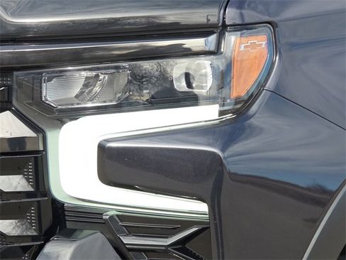 Used 2023 Chevrolet Silverado 1500 ZR2 w/ Technology Package image 4