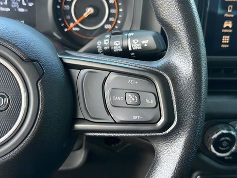 Used 2024 Jeep Wrangler Unlimited Sport AWD/4WD image 20