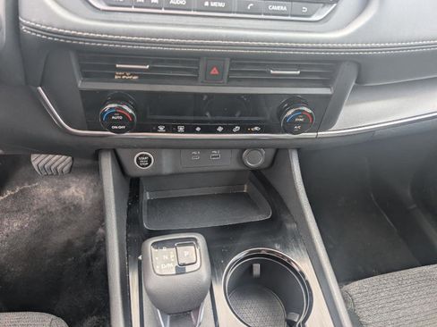 Used 2023 Nissan Rogue SV AWD/4WD image 12