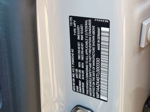 New 2026 Porsche Macan 4 Electric image 21