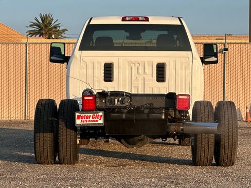 New 2026 GMC Sierra 3500 SLE w/ SLE Convenience Package image 5