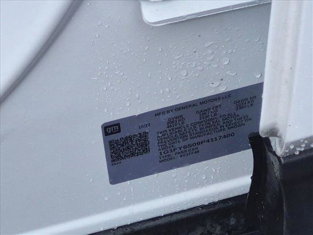 Used 2023 Chevrolet Bolt EUV LT w/ Convenience Package FWD image 17