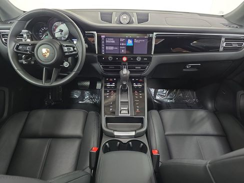 Certified 2025 Porsche Macan S image 13