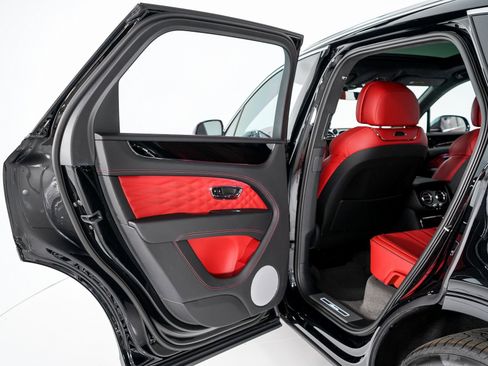 New 2025 Bentley Bentayga image 20