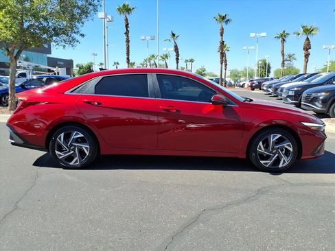 Certified 2025 Hyundai Elantra Limited image 6