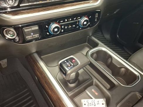 Used 2022 GMC Sierra 1500 Elevation w/ Elevation Premium Package AWD/4WD image 24