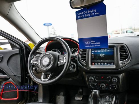 Used 2019 Jeep Compass Trailhawk w/ Cold Weather Group image 15