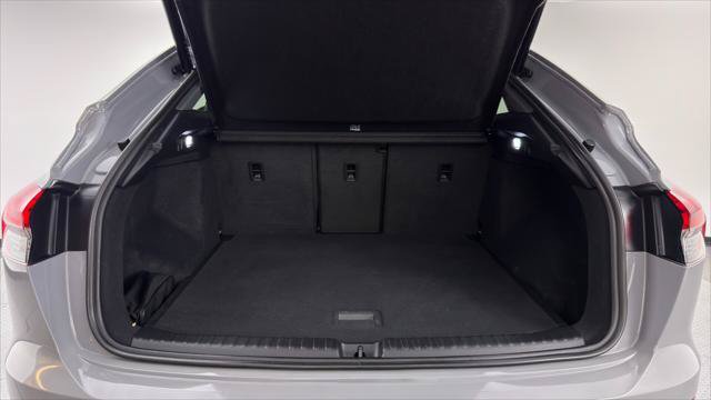 Used 2023 Audi Q4 e-tron Premium Plus w/ Premium Plus AWD/4WD image 19
