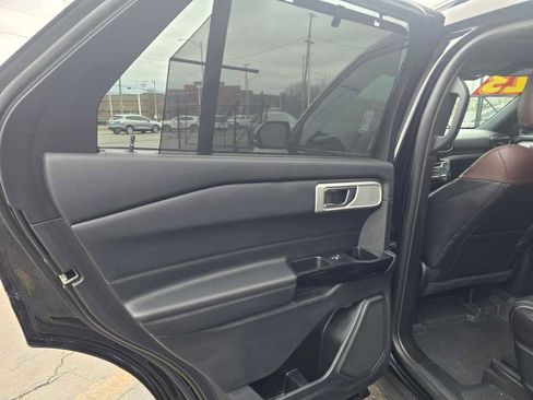 Used 2023 Ford Explorer Platinum w/ Technology Package image 10