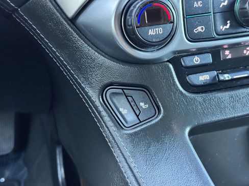 Used 2019 Chevrolet Suburban LT image 28