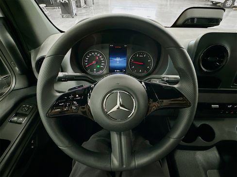 New 2025 Mercedes-Benz Sprinter 2500 image 10