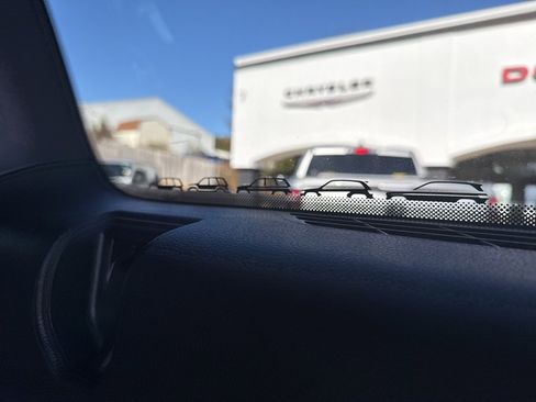 New 2025 Jeep Grand Cherokee Altitude image 16