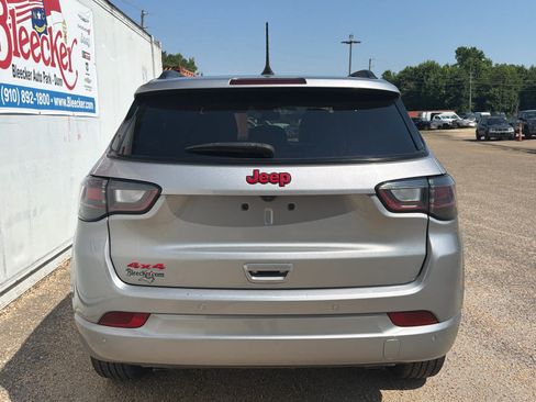 Used 2023 Jeep Compass Limited w/ Elite Group for (Red) Edition AWD/4WD image 4
