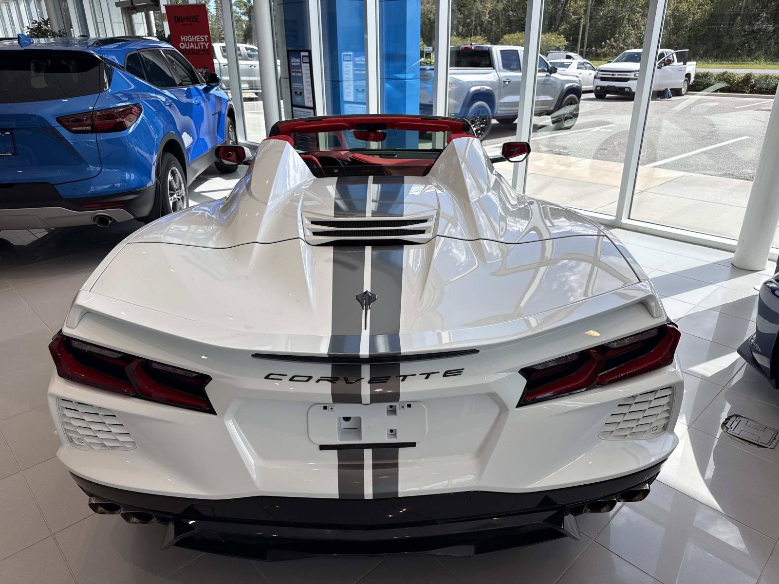 Used 2023 Chevrolet Corvette Stingray Premium Conv w/ Stealth Interior Trim Package RWD image 5