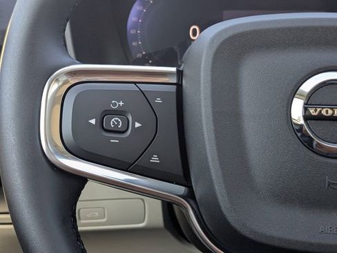 New 2026 Volvo XC40 B5 Ultra w/ Protection Package Premier image 28