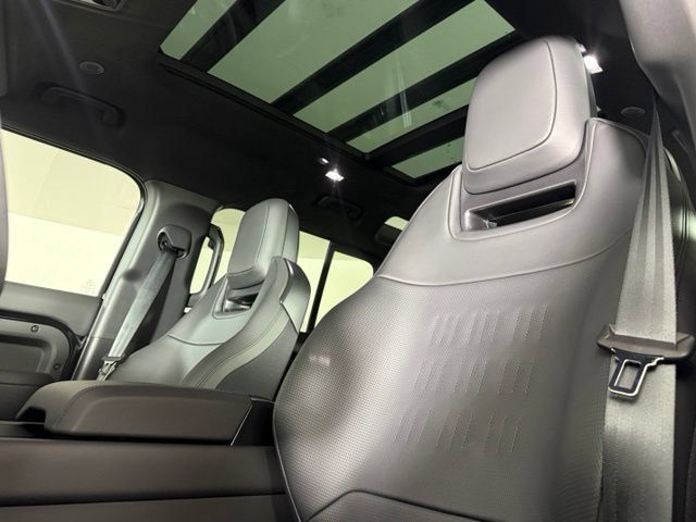 New 2026 Land Rover Defender 110 OCTA AWD/4WD image 5