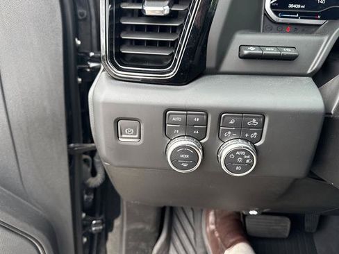 Used 2024 GMC Sierra 1500 AT4 w/ Technology Package AWD/4WD image 12