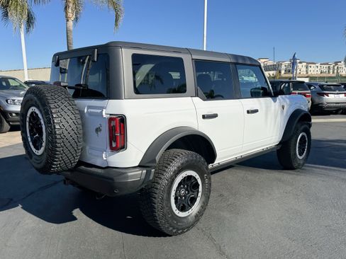 Used 2023 Ford Bronco Badlands image 10