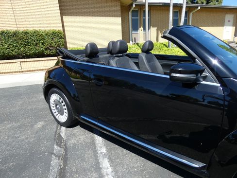 Used 2014 Volkswagen Beetle 2.5 FWD image 7