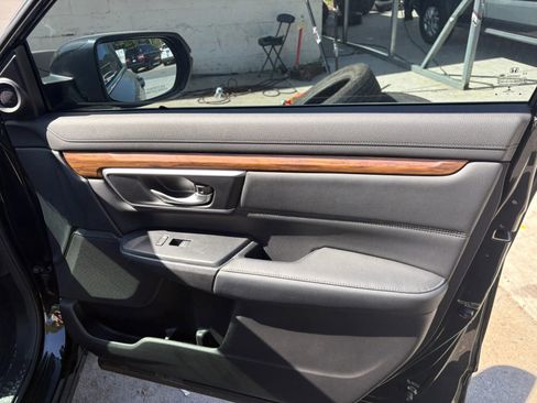 Used 2017 Honda CR-V Touring image 14