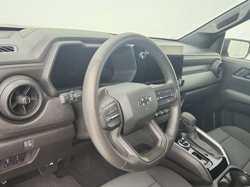 Certified 2024 Chevrolet Colorado Trail Boss w/ Advanced Trailering Package AWD/4WD image 13