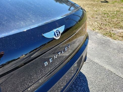 Used 2022 Bentley Flying Spur V8 image 5