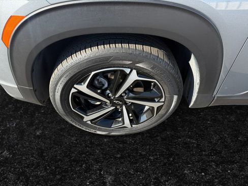 Certified 2023 Chevrolet TrailBlazer RS w/ Sun and Liftgate Package image 9